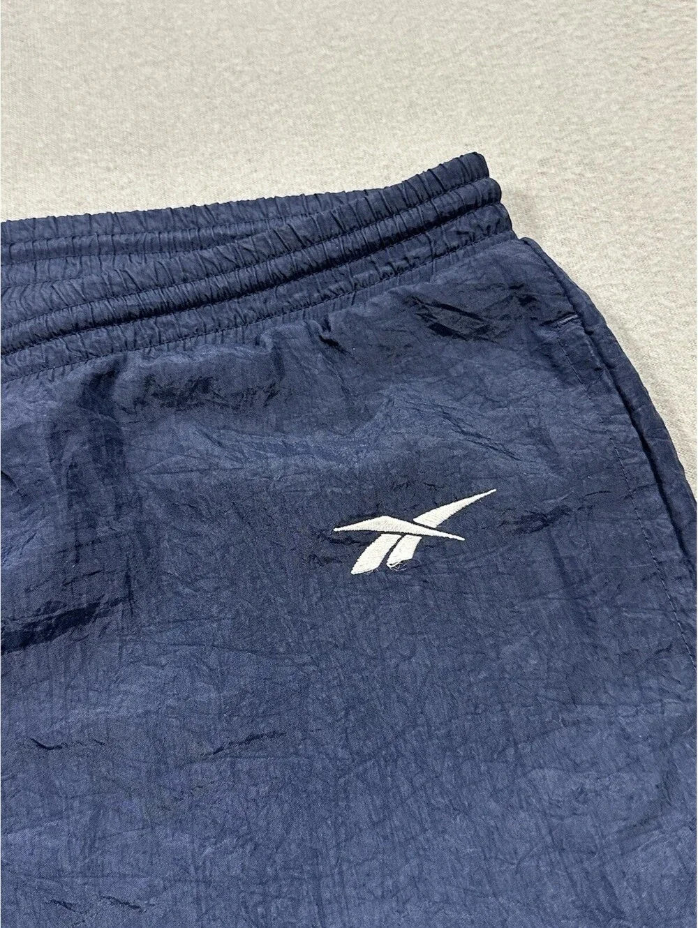 Vintage Reebok Track Pants Mens Large Navy Nylon Joggers Y2K Windbreaker